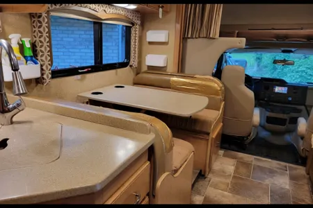 Cody's Thor Motor Coach 31E Class C Bunkhouse