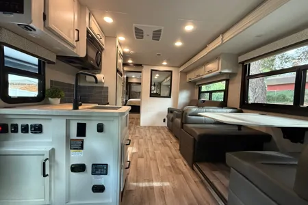 Luxury Jayco Greyhawk • Sleeps 6 Pet-Friendly & Summer-Ready!