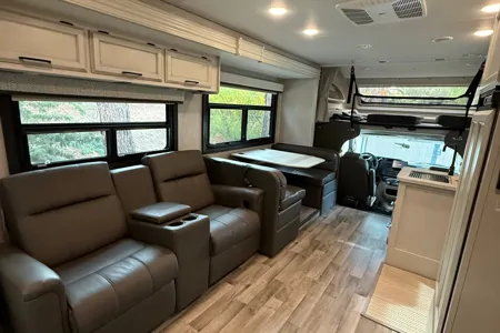 Luxury Jayco Greyhawk • Sleeps 6 Pet-Friendly & Summer-Ready!