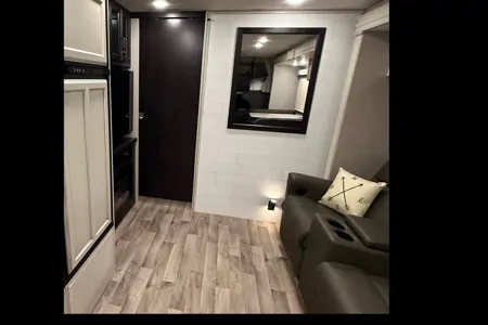 Luxury Jayco Greyhawk • Sleeps 6 Pet-Friendly & Summer-Ready!