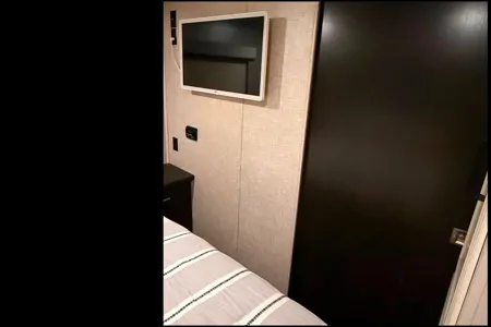 Luxury Jayco Greyhawk • Sleeps 6 Pet-Friendly & Summer-Ready!