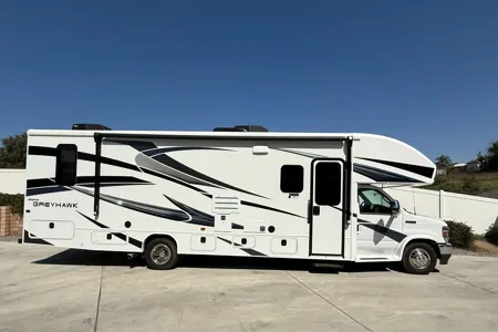 Luxury Jayco Greyhawk • Sleeps 6 Pet-Friendly & Summer-Ready!