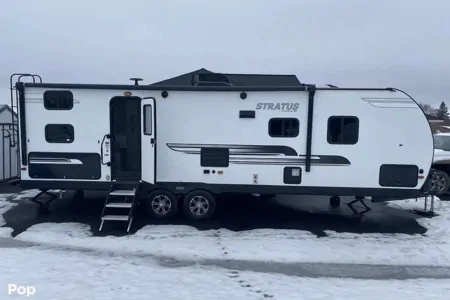 Maude's Venture RV Stratus Travel Trailer
