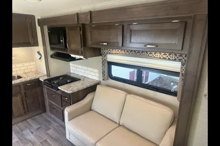 Scott's Jayco Redhawk 31XL Class C