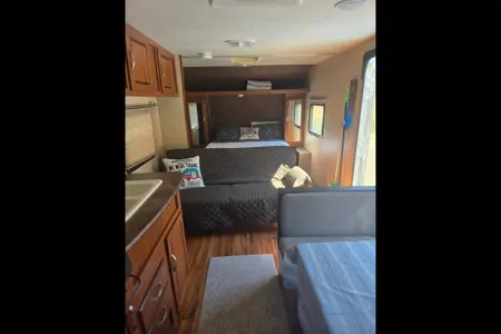 Happy Glamper Camper