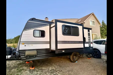 Baker's Keystone Hideout 176BH Travel Trailer