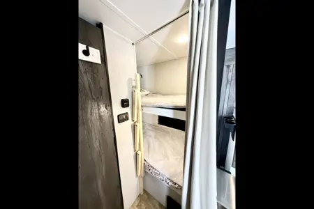 Baker's Keystone Hideout 176BH Travel Trailer