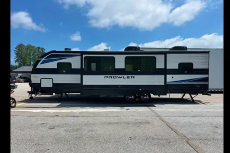 Tracy's Prowler 2021 Travel Trailer