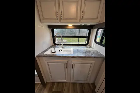 Adventure in Comfort: Rent the Keystone Cougar - SLMO1453