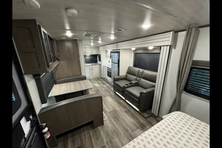 Adventure in Comfort: Rent the Keystone Cougar - SLMO1453