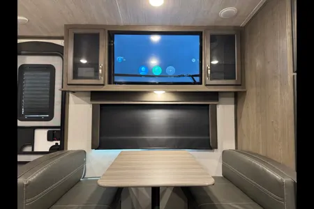 Adventure in Comfort: Rent the Keystone Cougar - SLMO1453