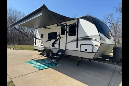 Adventure in Comfort: Rent the Keystone Cougar - SLMO1453