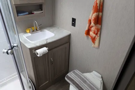 IBB Coachmen freedom express 246 RKS Travel Trailer