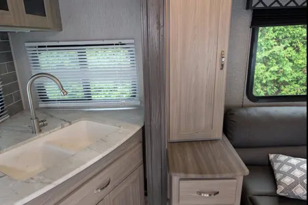 IBB Coachmen freedom express 246 RKS Travel Trailer