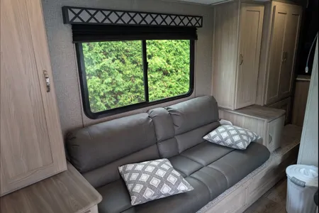 IBB Coachmen freedom express 246 RKS Travel Trailer