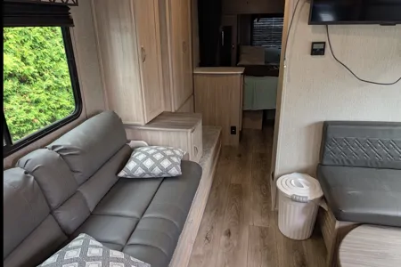 IBB Coachmen freedom express 246 RKS Travel Trailer