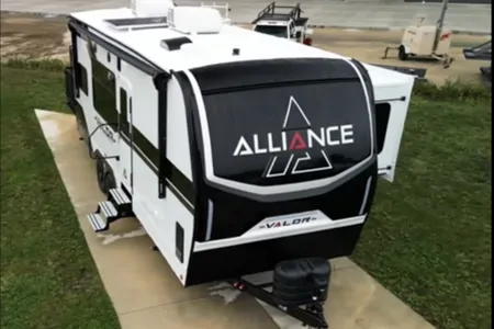 New 4 2026 “Just the right size”Toy Hauler”Wheel Chair Accessible”