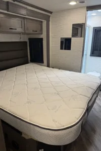 Entegra Coach Accolade Class C