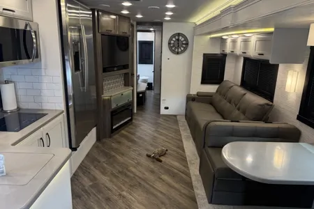 Entegra Coach Accolade Class C