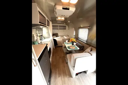 "The Silver Pony" Airstream Getaway