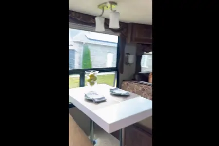 Wendy's Gulf Stream Couger Fifth Wheel