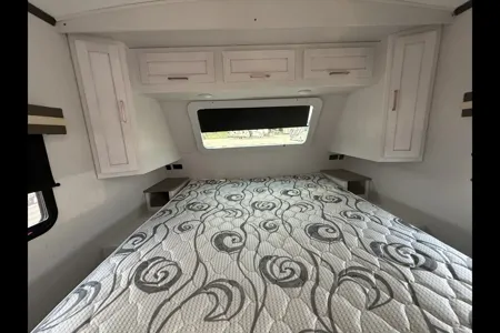 Barefoot Nation Rentals Astoria 2903BH Travel Trailer