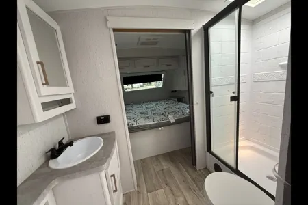 Barefoot Nation Rentals Astoria 2903BH Travel Trailer