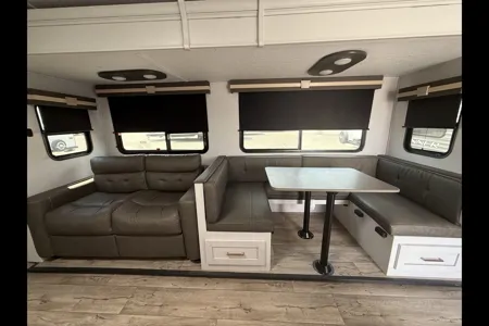 Barefoot Nation Rentals Astoria 2903BH Travel Trailer