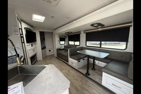Barefoot Nation Rentals Astoria 2903BH Travel Trailer