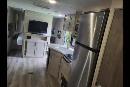 Monster Family Coachmen Catalina Summit Travel Trailer