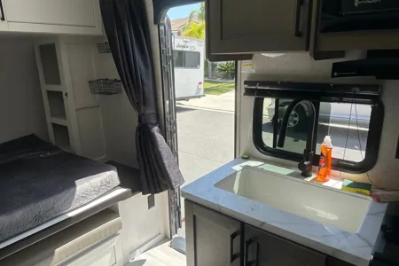 Fox RV Rentals 188BHS Travel Trailer