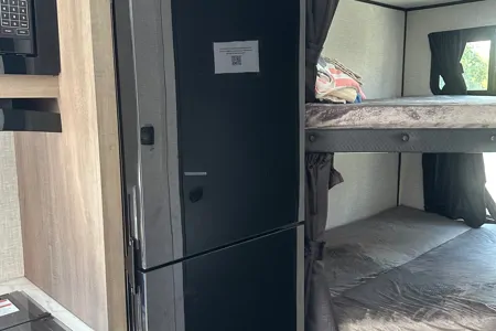 Fox RV Rentals 188BHS Travel Trailer