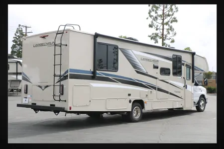33B - 2022 Coachmen Leprechaun