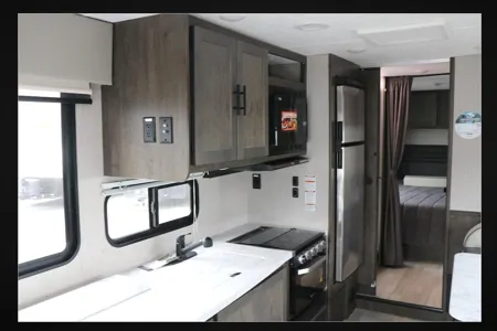 33B - 2022 Coachmen Leprechaun