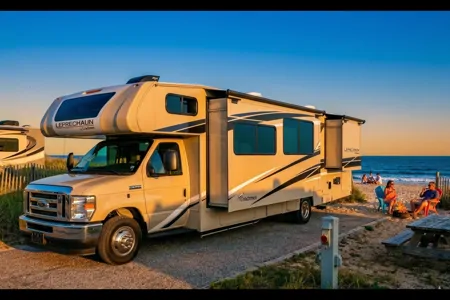 C16 2022 Luxury Leprechaun - STARLINK WiFi Equipped Sleep 8 - 2 Slide Outs - Private MasterSuite