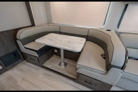 C16 2022 Luxury Leprechaun - STARLINK WiFi Equipped Sleep 8 - 2 Slide Outs - Private MasterSuite