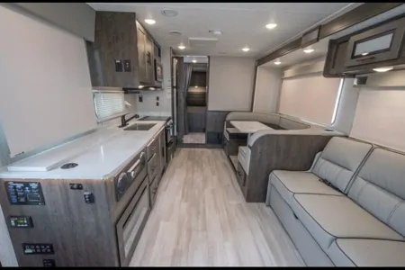 C16 2022 Luxury Leprechaun - STARLINK WiFi Equipped Sleep 8 - 2 Slide Outs - Private MasterSuite