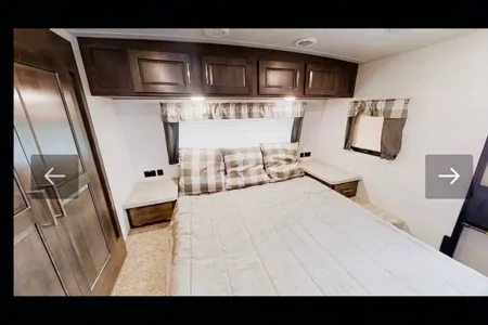 Manno's Flagstaff Super lite 27bhws Travel Trailer