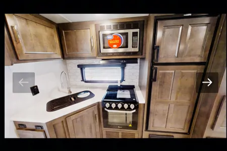 Manno's Flagstaff Super lite 27bhws Travel Trailer