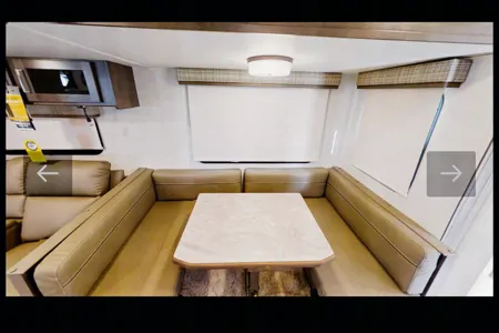 Manno's Flagstaff Super lite 27bhws Travel Trailer