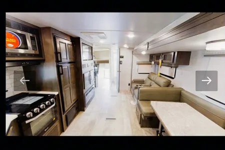 Manno's Flagstaff Super lite 27bhws Travel Trailer