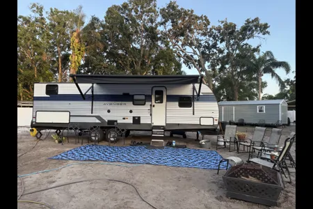 “The Relaxer”Prime Time avenger Travel Trailer