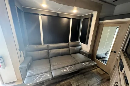 Austin's Keystone Carbon 358 Toy Hauler