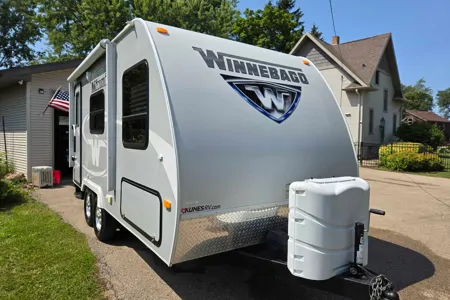 Guillermo's Winnebago 1706fb Travel Trailer