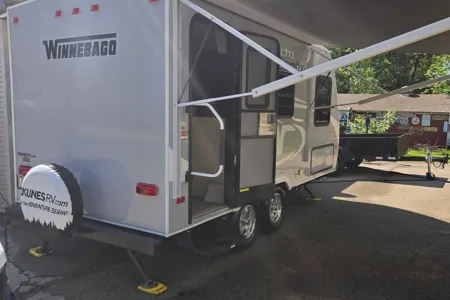 Guillermo's Winnebago 1706fb Travel Trailer