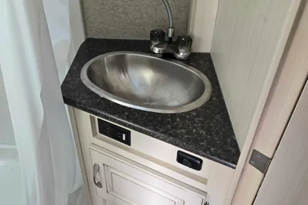 Guillermo's Winnebago 1706fb Travel Trailer