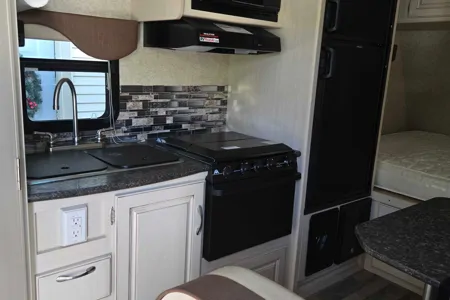 Guillermo's Winnebago 1706fb Travel Trailer