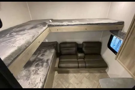 Jacob's Palomino 28BHSS PUMA Travel Trailer