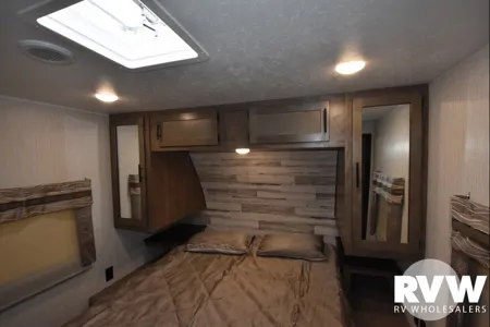 Jacob's Palomino 28BHSS PUMA Travel Trailer
