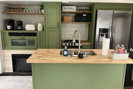 Fully Renovated Fifth Wheel, With Many High End Upgrades. Fully Stocked and Ready to Go!